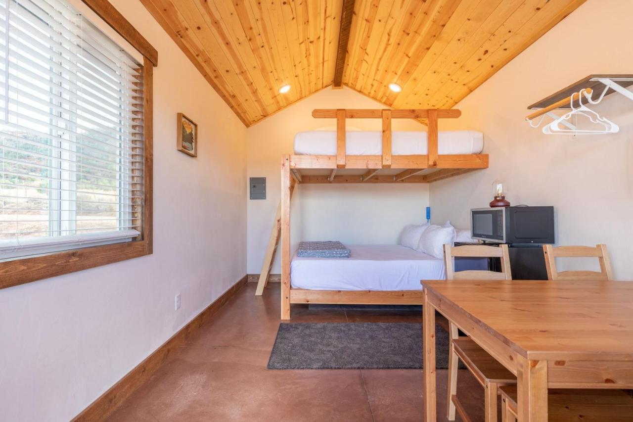 Gooseberry Lodges Zion National Park Area Apple Valley المظهر الخارجي الصورة
